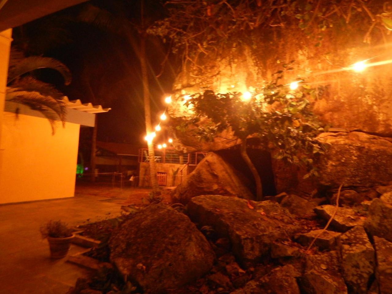 Pousada Sobre As Pedras อิตันญาเอม ภายนอก รูปภาพ